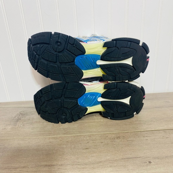 Use men BALENCIAGA Runner Multicolor Low Top Sneakers size 8 no box - Picture 15 of 16